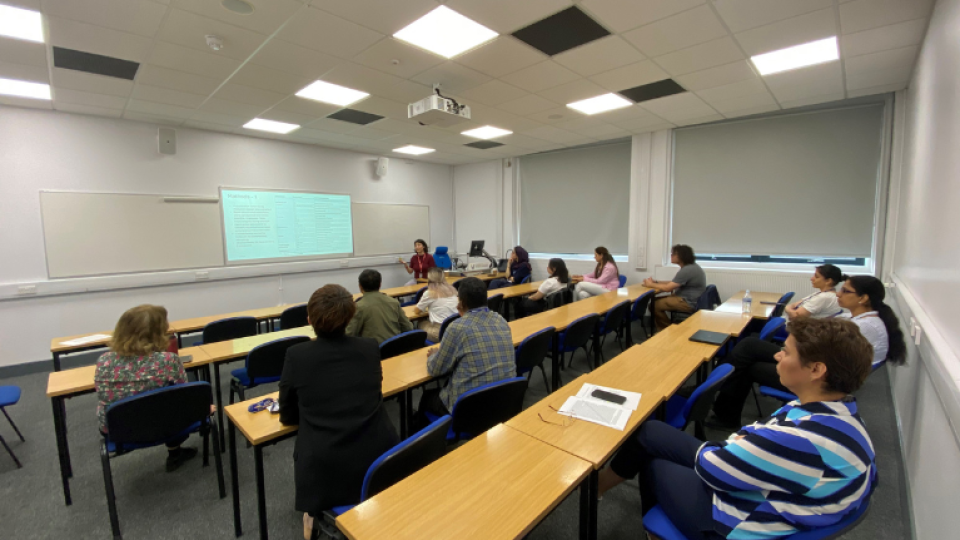 Dr Zeyu Yao giving a guest talk at the University of West London