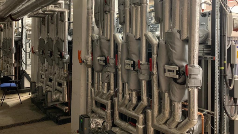 Sustainable heat pumps on the University of West London's Ealing site